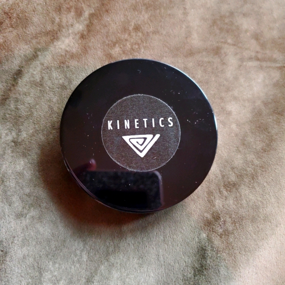 Kinetics powder mineral foundation